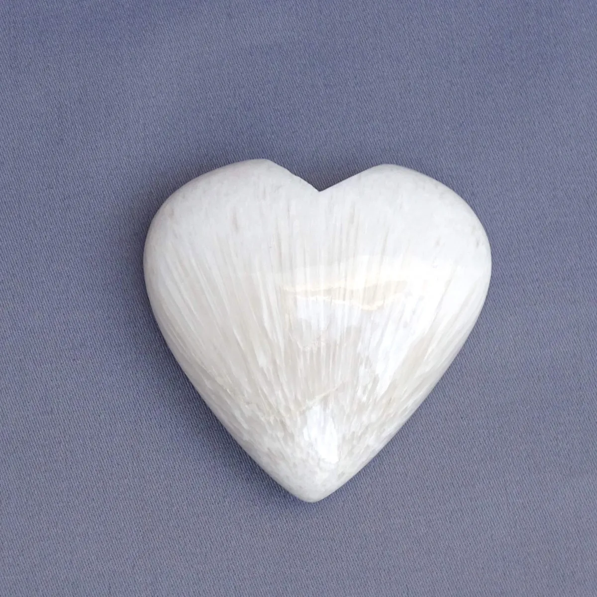 Scolecite polished 67g, India | Minerals-Stones®