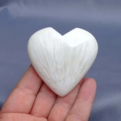 Scolecite polished 67g, India | Minerals-Stones®