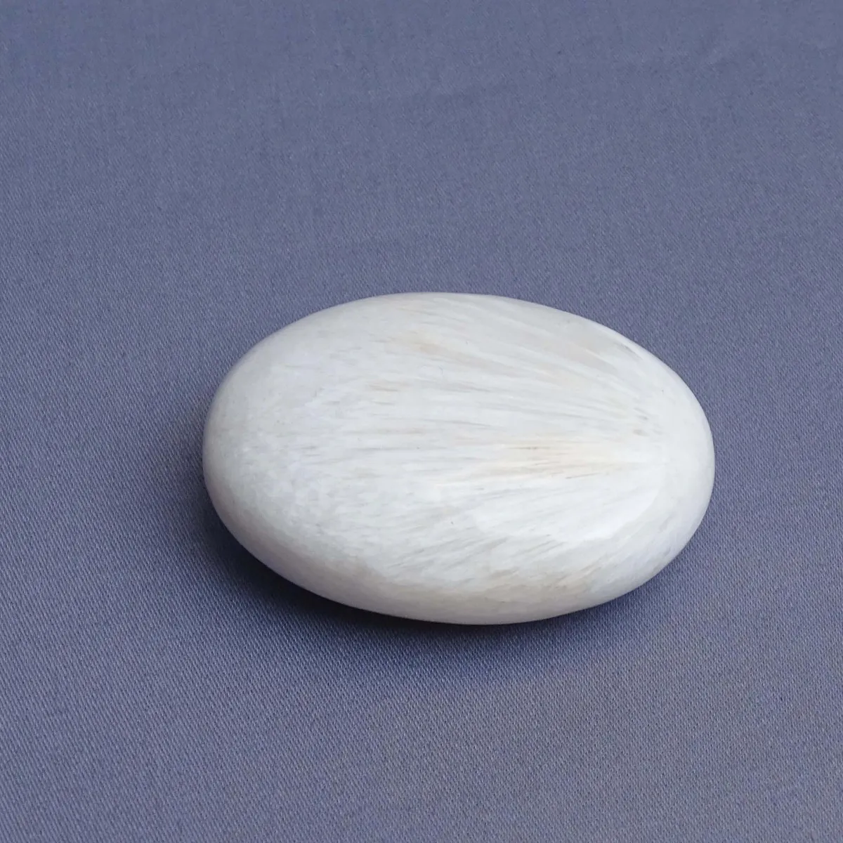 Scolecite polished 56g, India | Minerals-Stones®