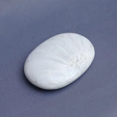 Scolecite polished 76g, India | Minerals-Stones®