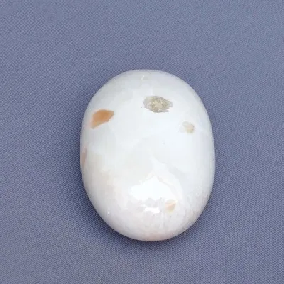 Scolecite polished 82g, India | Minerals-Stones®