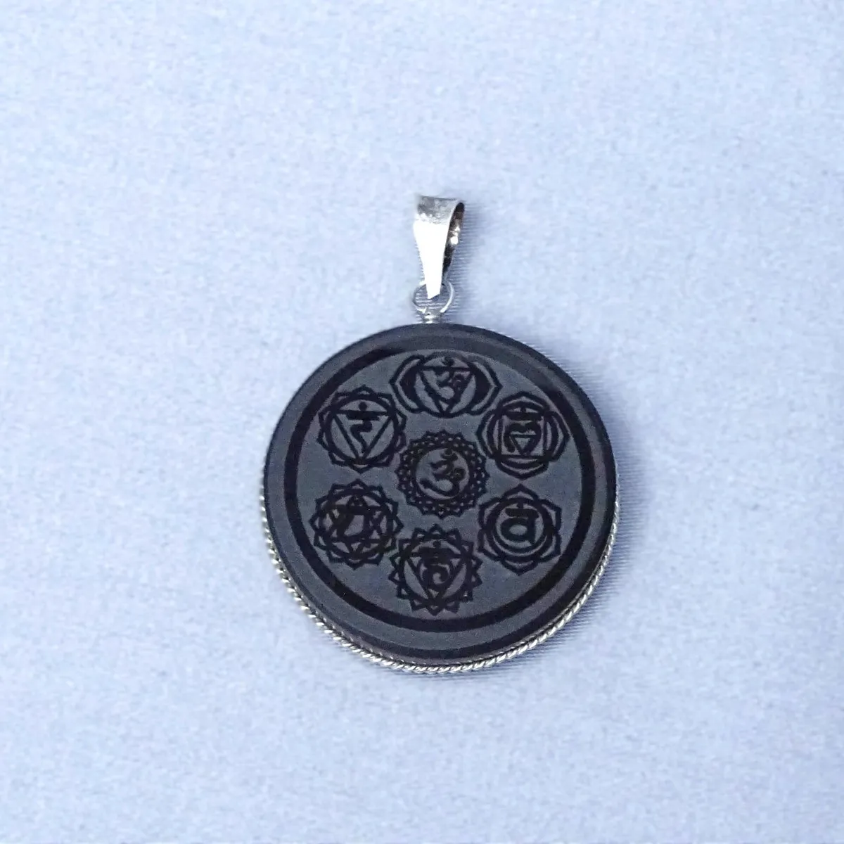 Obsidián šamanský amulet - přívěšek, Mexiko (symbol čaker)
