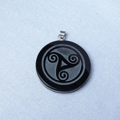Obsidian shamanic amulet - pendant, Mexico (Triskelion symbol)