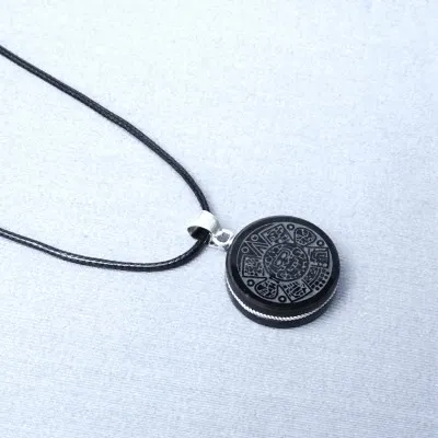 Obsidián šamanský amulet - přívěšek, Mexiko (Aztécký kalendářní kámen)
