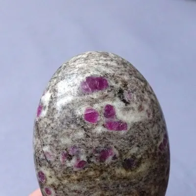 Rubin in Albit poliert 124g, Indien MINERALS-STONES®
