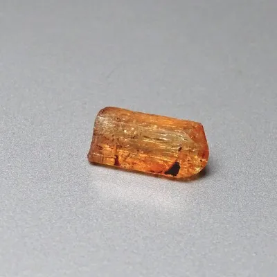 Topaz imperial přírodní krystal 3,5g, Brazílie | MINERALS-STONES®