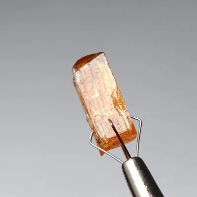 Topaz imperial přírodní krystal 3,5g, Brazílie | MINERALS-STONES®