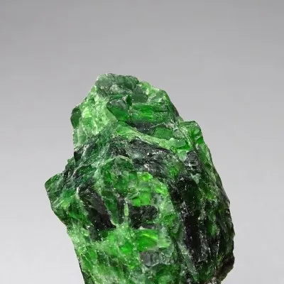 Chromdiopsid přírodní minerál top kvalita 48g, Rusko | MINERALS-STONES®
