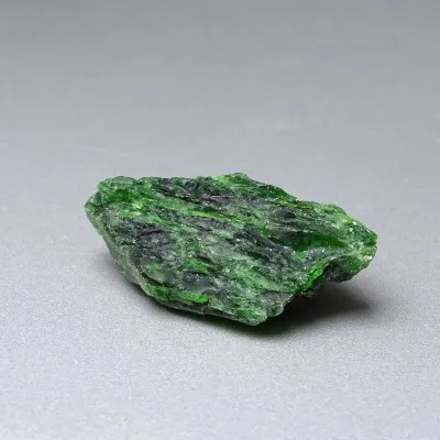 Chromdiopsid přírodní minerál top kvalita 23g, Rusko