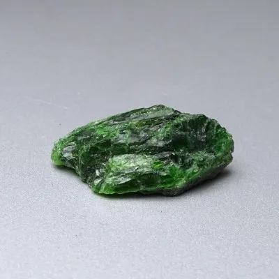 Chromdiopsid přírodní minerál top kvalita 23g, Rusko