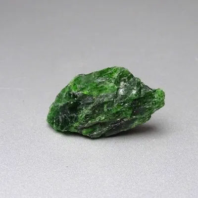 Chromdiopsid přírodní minerál top kvalita 23g, Rusko