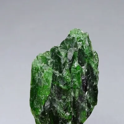 Chromdiopsid přírodní minerál top kvalita 23g, Rusko