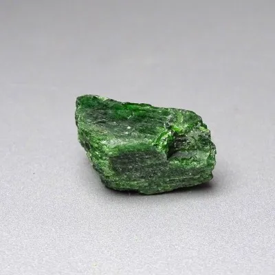 Chromdiopsid přírodní minerál top kvalita 22g, Rusko