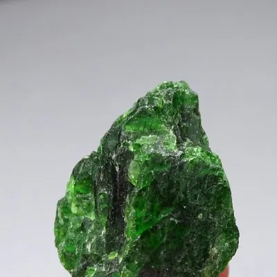 Chromdiopsid přírodní minerál top kvalita 22g, Rusko