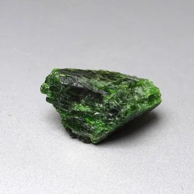 Chromdiopsid přírodní minerál top kvalita 32g, Rusko