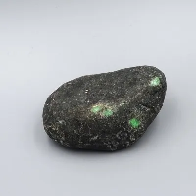 Natürlicher Jadeit-Felsbrocken 349g, Burma (Myanmar)