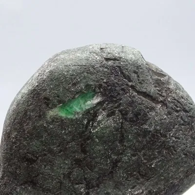 Natürlicher Jadeit-Felsbrocken 486g, Burma (Myanmar)