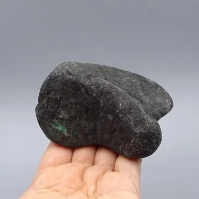 Natürlicher Jadeit-Felsbrocken 486g, Burma (Myanmar)