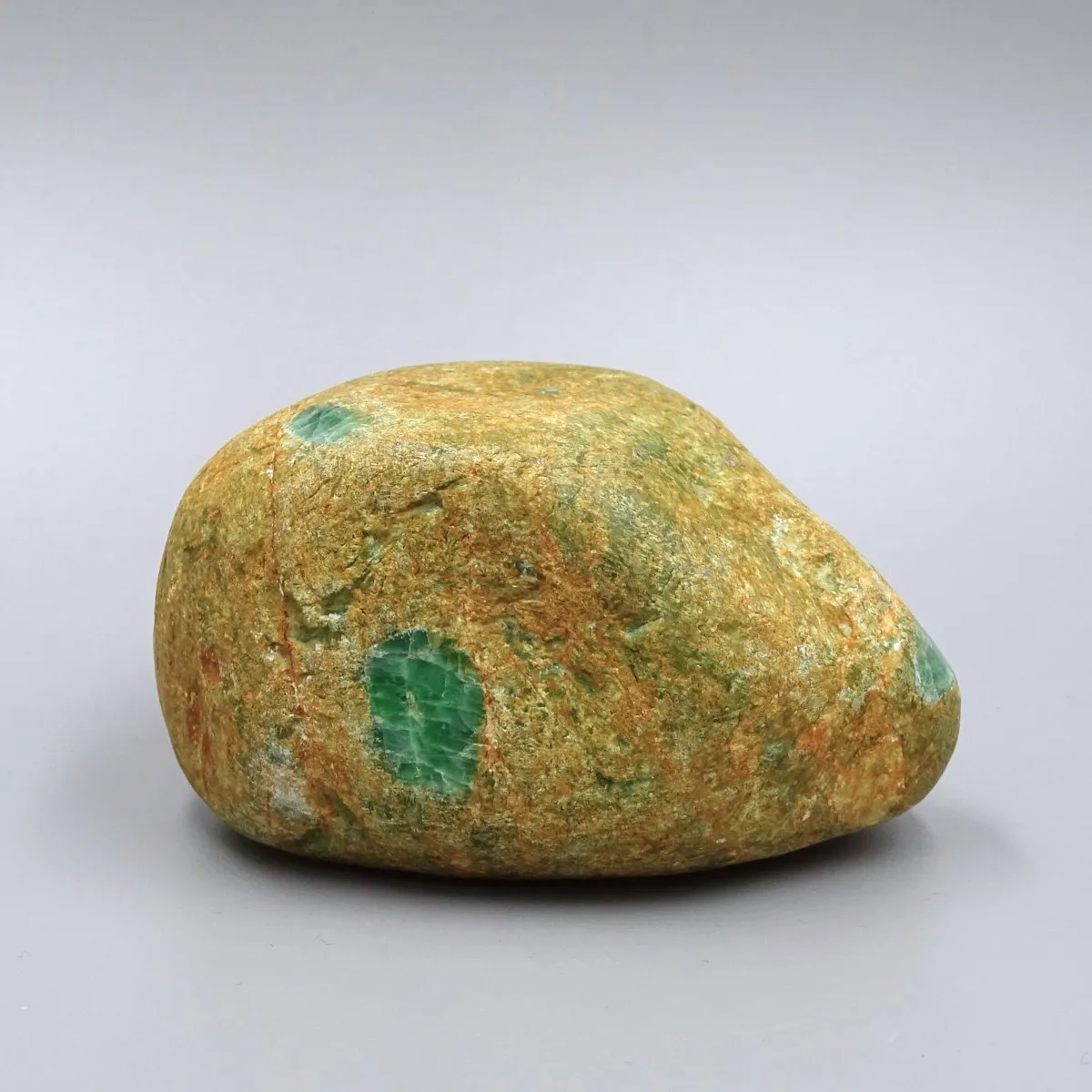 Natürlicher Jadeit-Felsbrocken 679g, Burma (Myanmar)