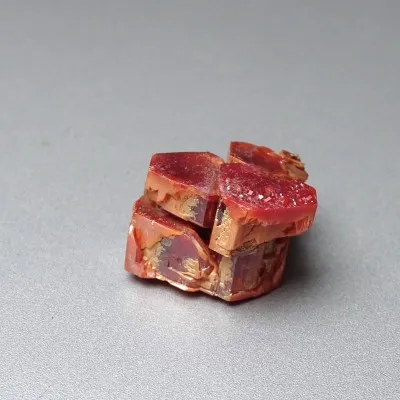 Vanadinit-Naturmineral – Kristalle, 29,7 g, Marokko
