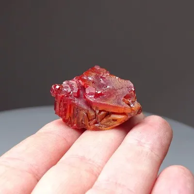 Vanadinit-Naturmineral – Kristalle 23,6g, Marokko