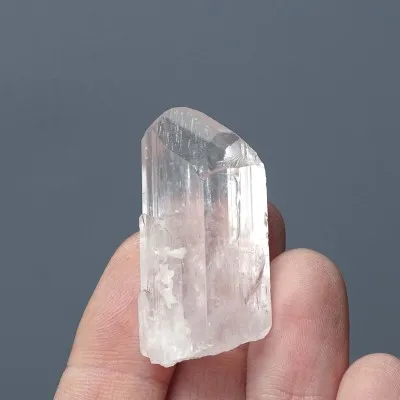 Danburit Naturkristall 13,1g, Mexiko | MINERALS-STONES®