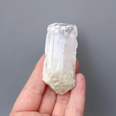 Danburit přírodní krystal 54g, Mexiko | MINERALS-STONES®