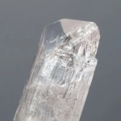 Danburit Naturkristall 17,9g, Mexiko | MINERALS-STONES®