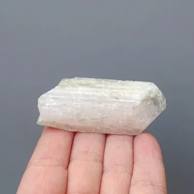 Danburit Naturkristall 42,3g, Mexiko | MINERALS-STONES®