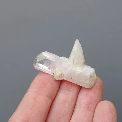 Danburite natural crystal 7.9g, Mexico | MINERALS-STONES®