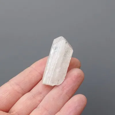 Danburit Naturkristall 17,9g, Mexiko | MINERALS-STONES®