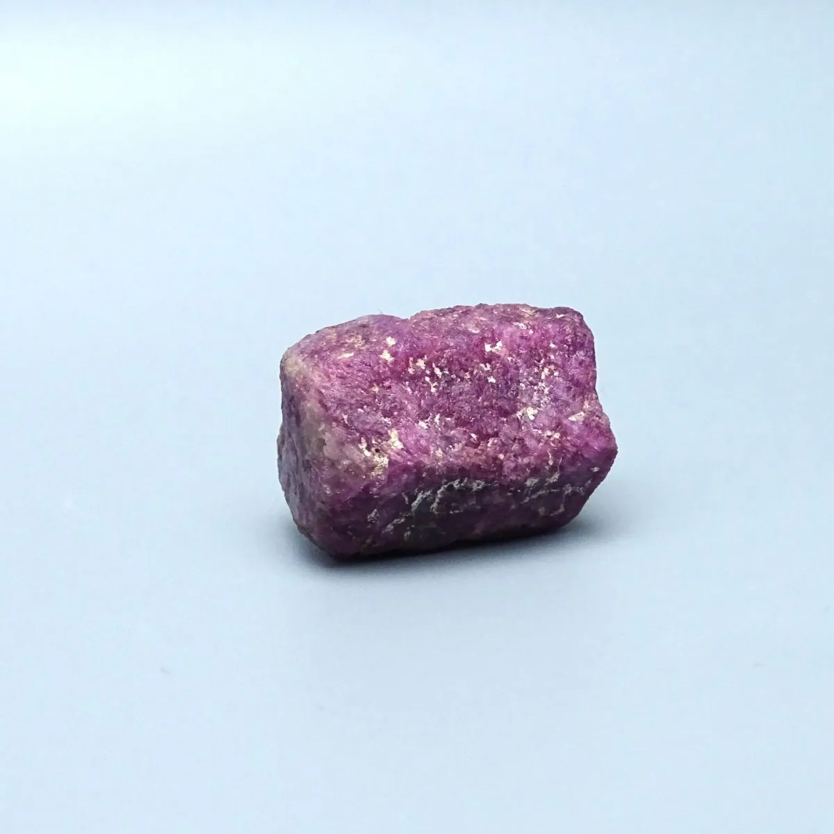 Rubín přírodní krystal 21,2g, Madagaskar | MINERALS-STONES®