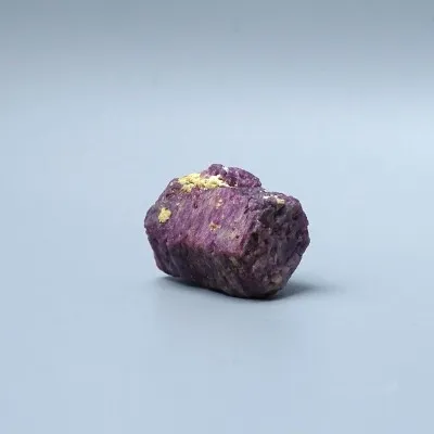 Rubín přírodní krystal 29g, Madagaskar | MINERALS-STONES®