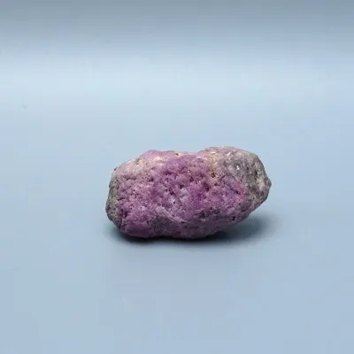 Rubín přírodní krystal 46,9g, Madagaskar | MINERALS-STONES®