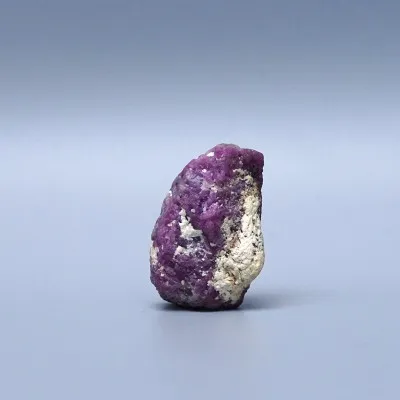 Rubín přírodní krystal 18,8g, Madagaskar