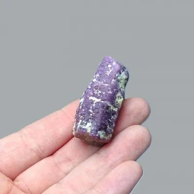 Rubín přírodní krystal 31,4g, Madagaskar | MINERALS-STONES®
