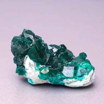 Dioptas natürliche Kristalle 19,8g, Kongo | MINERALS-STONES