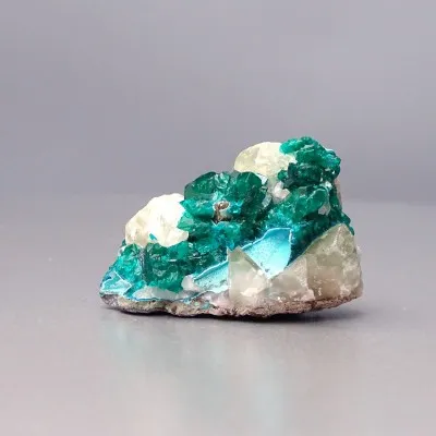 Dioptas přírodní krystaly 24,2g, Kongo | MINERALS-STONES®