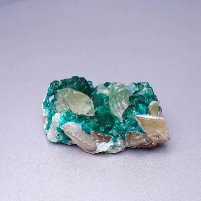Dioptas natürliche Kristalle 63,5g, Kongo | MINERALS-STONES