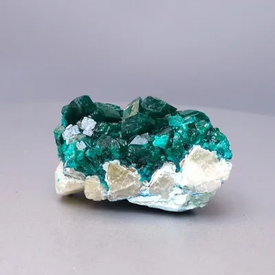 Dioptas přírodní krystaly 50,8g, Kongo | MINERALS-STONES®