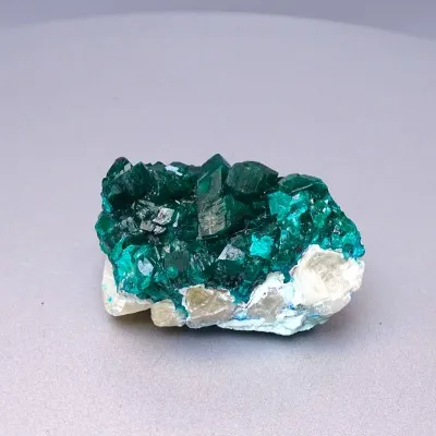 Dioptas přírodní krystaly 50,8g, Kongo | MINERALS-STONES®