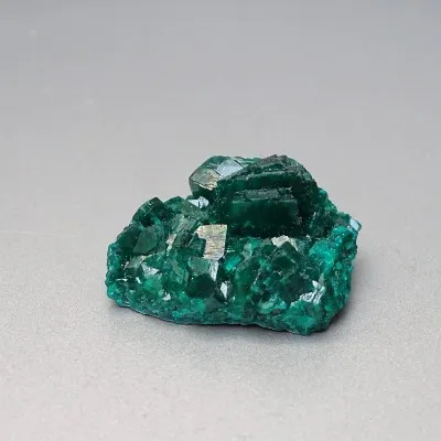 Dioptas přírodní krystaly 19,7g, Kongo | MINERALS-STONES®