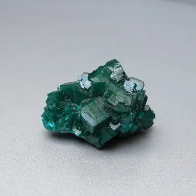 Dioptas přírodní krystaly 22,1g, Kongo | MINERALS-STONES®
