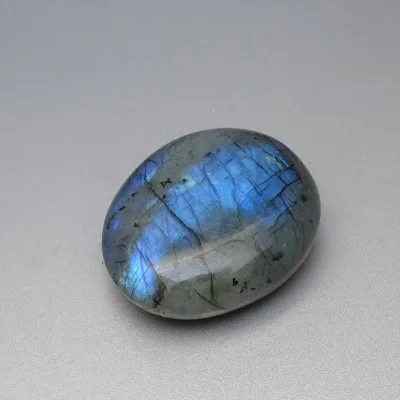 Labradorite polished 96g, Madagascar