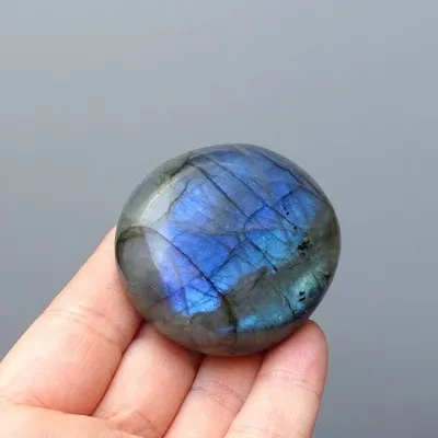 Labradorit leštěný hmatka 96g, Madagaskar