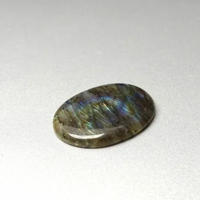 Labradorit přírodní leštěný kabošon 11,9g, Madagaskar