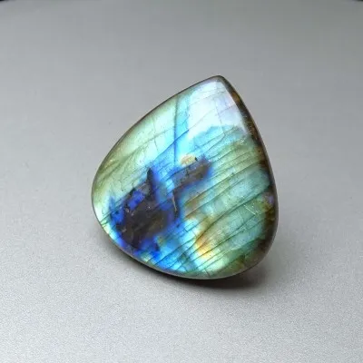 Labradorite natural polished cabochon 20.3g, Madagascar