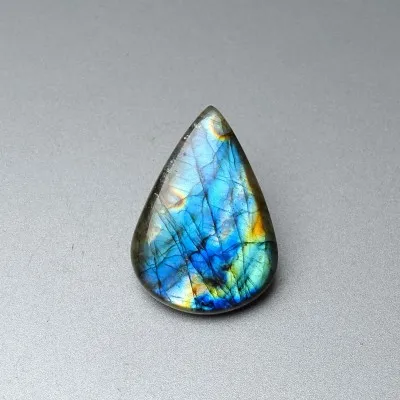 Labradorit-Cabochon, natürlich poliert 14,4g, Madagaskar