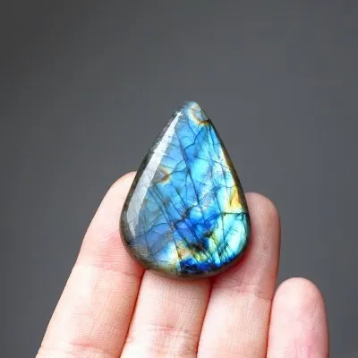 Labradorit-Cabochon, natürlich poliert 14,4g, Madagaskar
