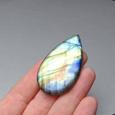 Labradorit-Cabochon, natürlich poliert 16,5g, Madagaskar